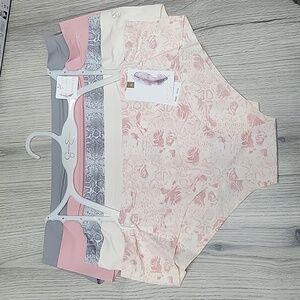 JESSICA SIMPSON 5PK HIPSTERS.